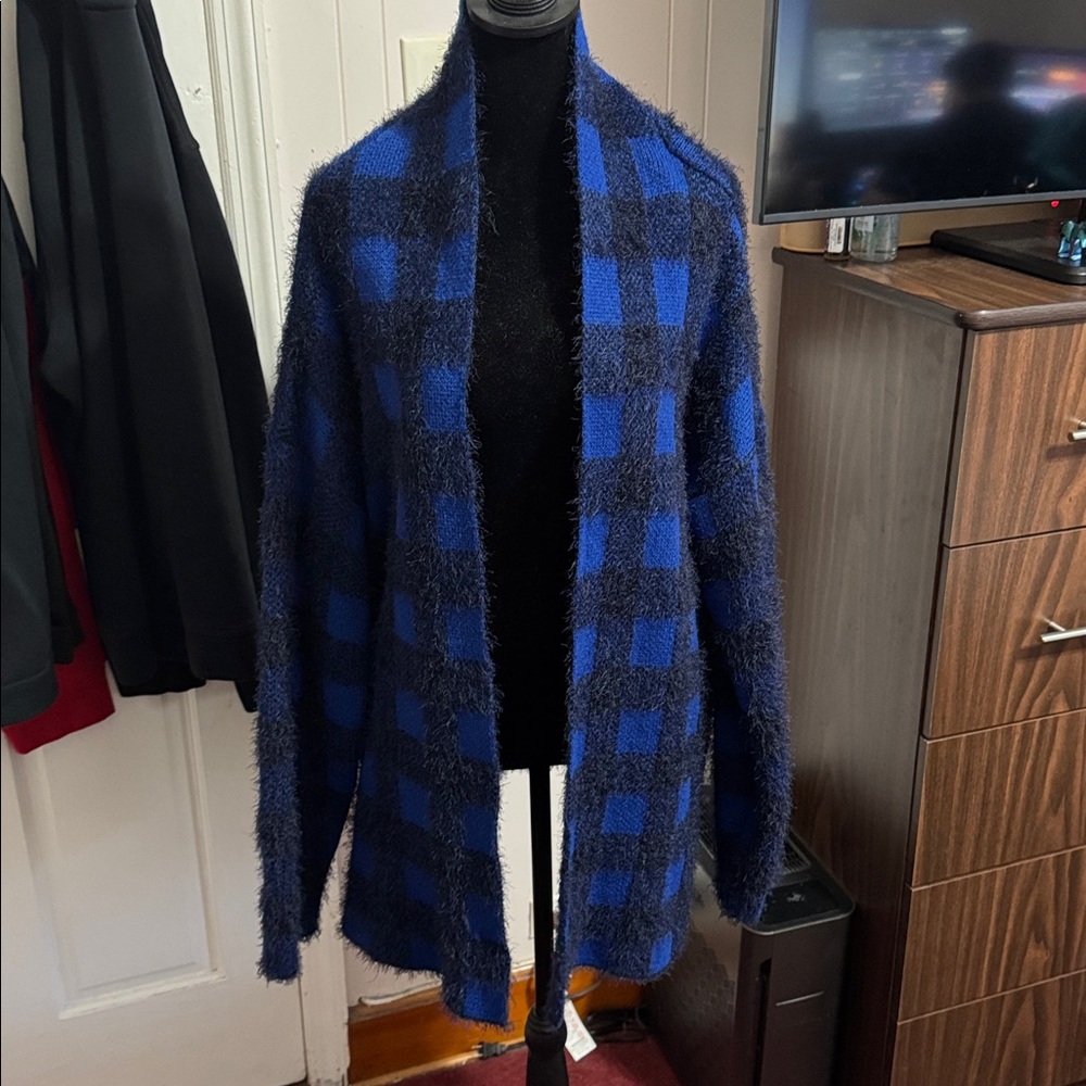 Simply Styled Blue and Black Plaid Cardigan